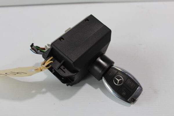 Mercedes Benz W176 W117 A CLA Class Ignition Barrel Switch w Key A2469054702