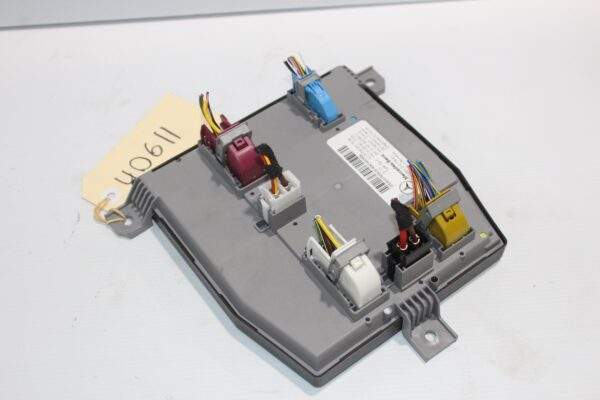 Mercedes Benz W205 C300 Front SAM Control Unit Module A2059007539, A2059007845