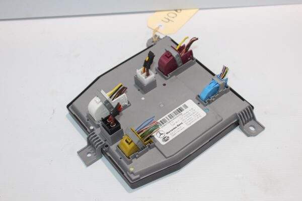 Mercedes Benz W205 C300 Front SAM Control Unit Module A2059007539, A2059007845