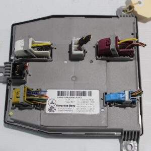 Mercedes Benz W205 C300 Front SAM Control Unit Module A2059007539, A2059007845 - Image 3