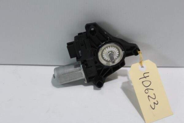 Mercedes Benz W205 C Class Rear Window Motor A2139060502