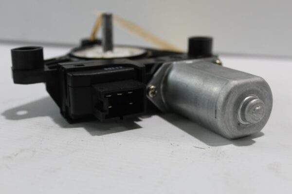 Mercedes Benz W205 C Class Rear Window Motor A2139060502