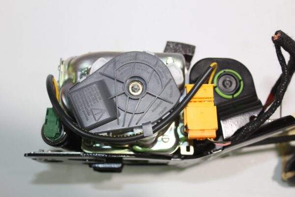 Mercedes Benz W205 C Class Front Left Seat Belt Pre-Tensioner A2058607700