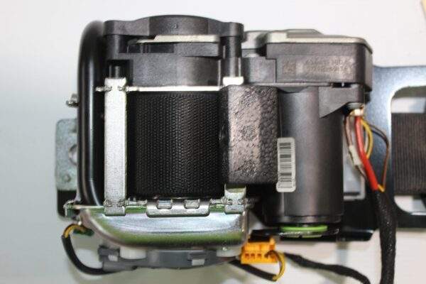 Mercedes Benz W205 C Class Front Left Seat Belt Pre-Tensioner A2058607700