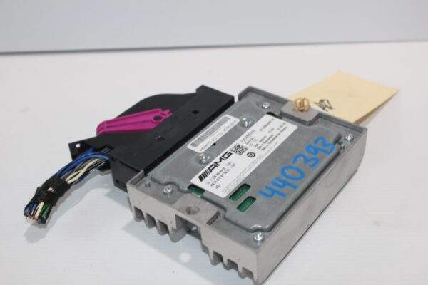 Mercedes Benz W205 W238 C E Class Sound Generator Control Unit A2389008900