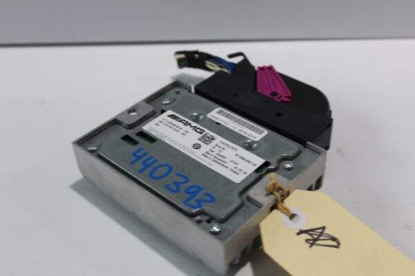 Mercedes Benz W205 W238 C E Class Sound Generator Control Unit A2389008900