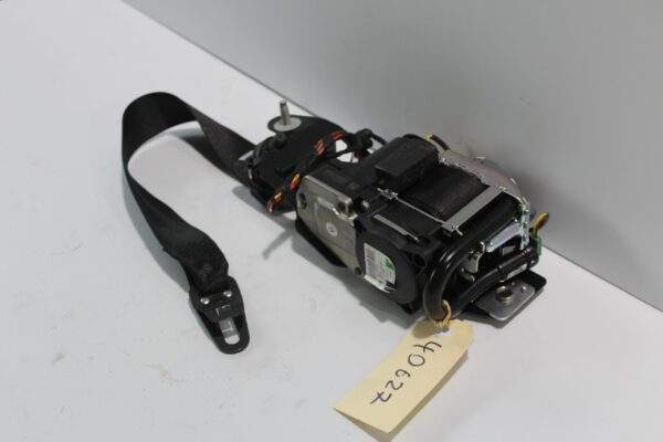 Mercedes Benz W205 C Class Front Right Seat Belt Pre-Tensioner A2058607800