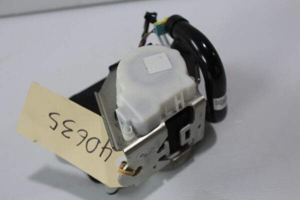 Mercedes Benz W205 C Class Rear Right Seat Belt Pre-Tensioner A2058602485