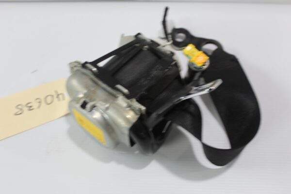 Mercedes Benz W205 C Class Left Right Seat Belt Pre-Tensioner A2058602385