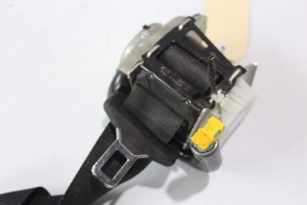 Mercedes Benz W205 C Class Left Right Seat Belt Pre-Tensioner A2058602385