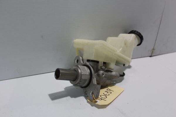 Mercedes Benz W177 A Class Brake Master Cylinder A1774304400, A1774305600