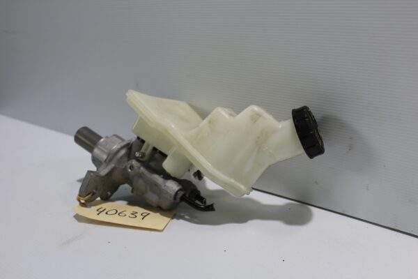 Mercedes Benz W177 A Class Brake Master Cylinder A1774304400, A1774305600