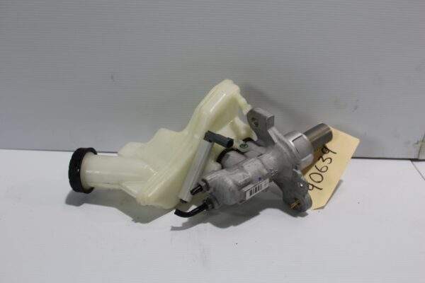 Mercedes Benz W177 A Class Brake Master Cylinder A1774304400, A1774305600