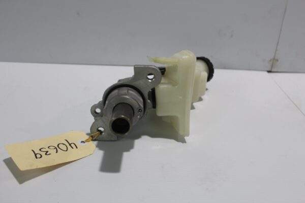 Mercedes Benz W177 A Class Brake Master Cylinder A1774304400, A1774305600