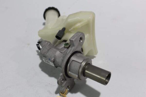 Mercedes Benz W177 A Class Brake Master Cylinder A1774304400, A1774305600