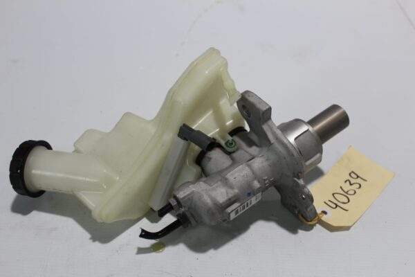 Mercedes Benz W177 A Class Brake Master Cylinder A1774304400, A1774305600