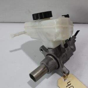 Mercedes Benz W205 C Class Brake Master Cylinder A2054300002, A2134300100 - Image 2