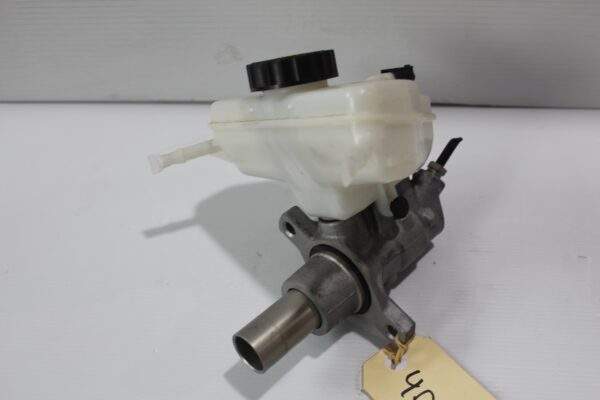 Mercedes Benz W205 C Class Brake Master Cylinder A2054300002, A2134300100