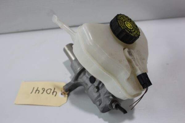 Mercedes Benz W205 C Class Brake Master Cylinder A2054300002, A2134300100