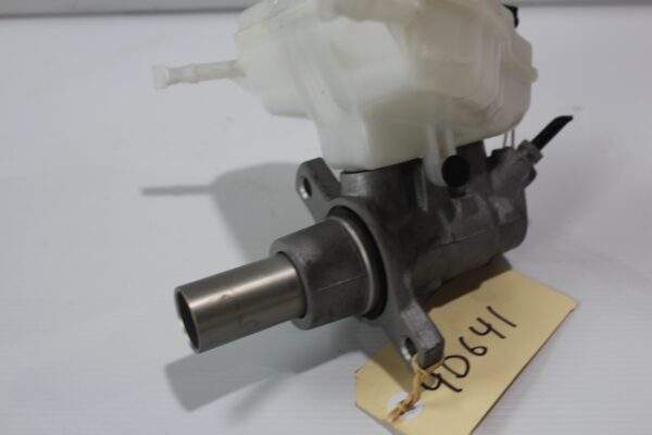 Mercedes Benz W205 C Class Brake Master Cylinder A2054300002, A2134300100