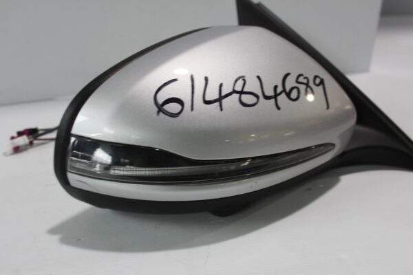 Mercedes Benz W205 C Class Right Mirror Assembly Camera Type A2058101405