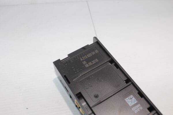 Mercedes Benz W205 W213 C E Class USB Socket Connector A2138200400