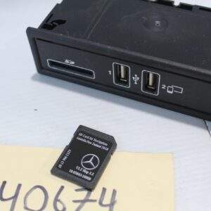 Mercedes Benz W205 W213 C E Class USB Socket Connector A2138200400 - Image 4