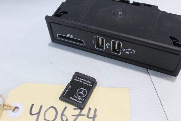 Mercedes Benz W205 W213 C E Class USB Socket Connector A2138200400