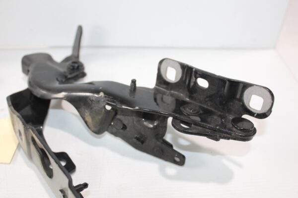 Mercedes Benz W176 A Class Bonnet Hood Hinge Pair A1768800328, A1768800428