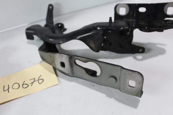 Mercedes Benz W176 A Class Bonnet Hood Hinge Pair A1768800328, A1768800428