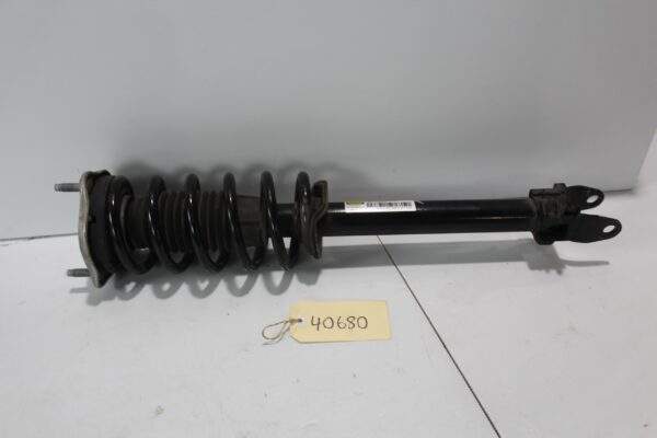 Mercedes Benz W205 C300 Front Shock Absorber Strut A2053209230, A2053207468