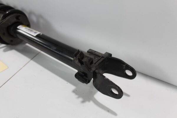Mercedes Benz W205 C300 Front Shock Absorber Strut A2053209230, A2053207468