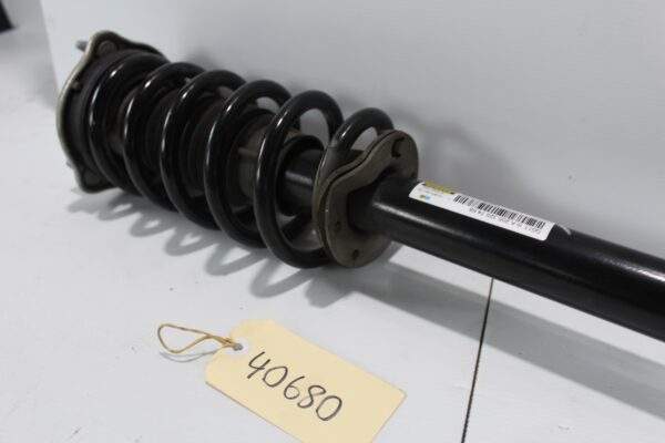 Mercedes Benz W205 C300 Front Shock Absorber Strut A2053209230, A2053207468