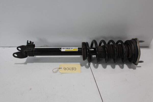 Mercedes Benz W205 C300 Front Shock Absorber Strut A2053209230, A2053207468