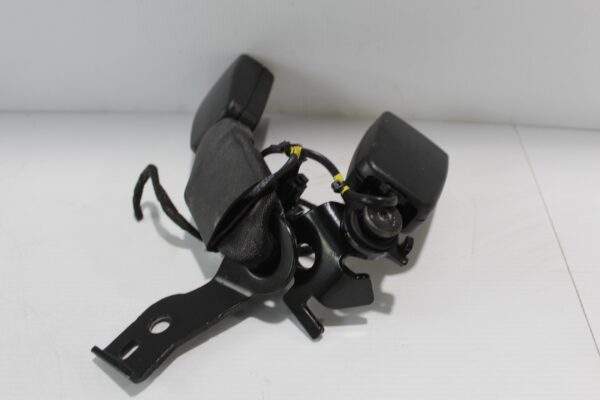 Mercedes Benz W205 C Class Rear Right And Centre Seat Belt Buckle A2058600469