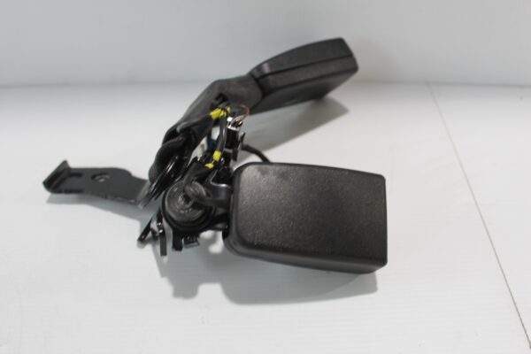 Mercedes Benz W205 C Class Rear Right And Centre Seat Belt Buckle A2058600469