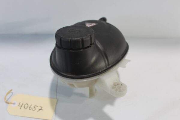 Mercedes Benz W205 C Class Coolant Radiator Overflow Expansion Tank A2055000049