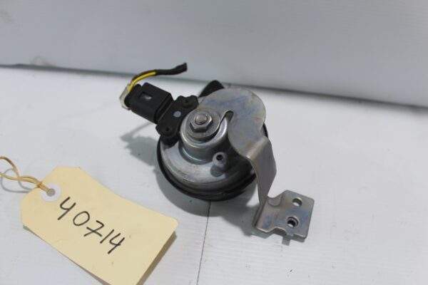 Mercedes Benz W205 C Class Low Tone 420Hz Horn A2055420820, A2055420420