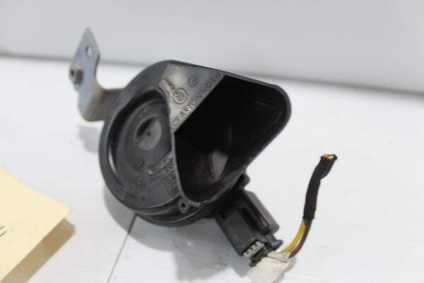 Mercedes Benz W205 C Class Low Tone 420Hz Horn A2055420820, A2055420420