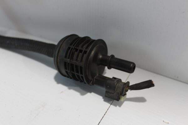Mercedes Benz W205 C43 AMG Fuel Breather Purge Assembly A2760102000, A2054700593