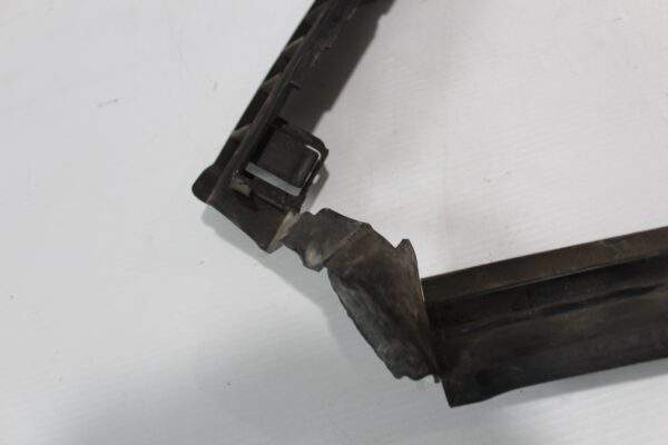 Mercedes Benz W205 C Class Upper Radiator Air Ducting Trim A2055050030
