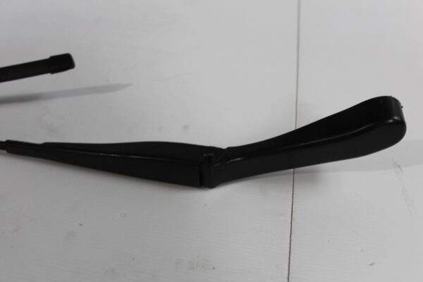 Mercedes Benz W205 C Class Windscreen Wiper Arm Pair A2058208401, A2058203601