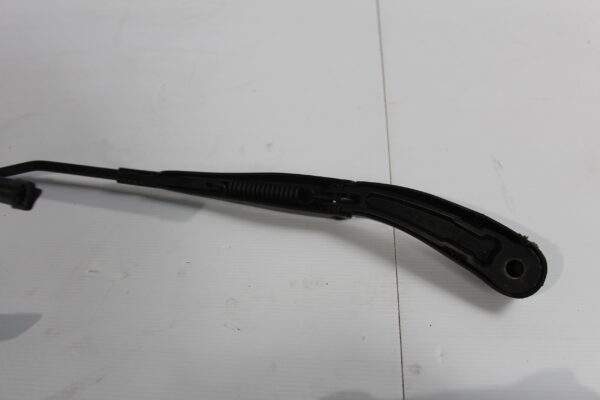 Mercedes Benz W205 C Class Windscreen Wiper Arm Pair A2058208401, A2058203601