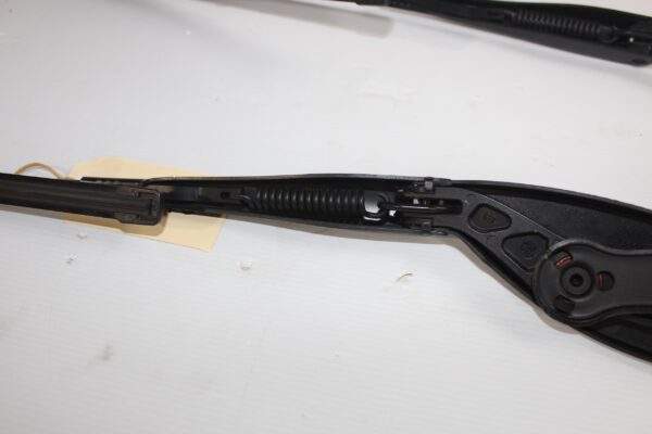Mercedes Benz W205 C Class Windscreen Wiper Arm Pair A2058208401, A2058203601