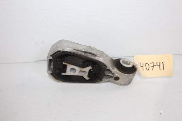 Mercedes Benz W177 A Class Upper Rear Engine Mount A2472400400, A2472401000