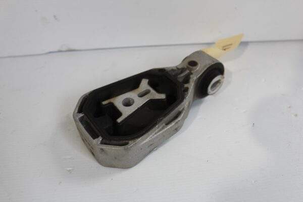 Mercedes Benz W177 A Class Upper Rear Engine Mount A2472400400, A2472401000