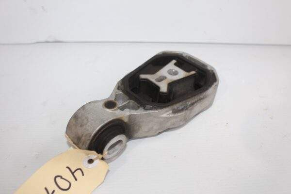 Mercedes Benz W177 A Class Upper Rear Engine Mount A2472400400, A2472401000
