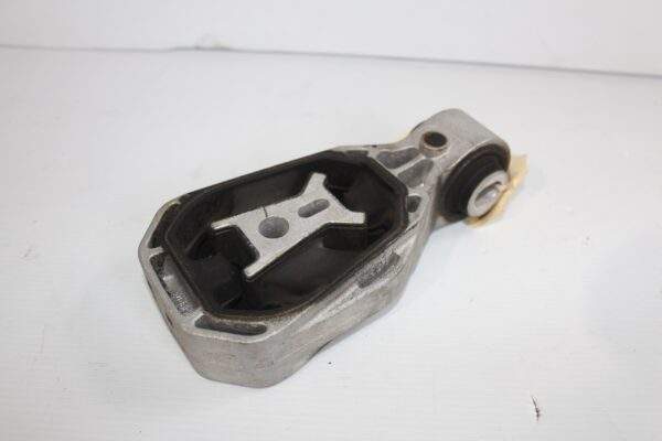 Mercedes Benz W177 A Class Upper Rear Engine Mount A2472400400, A2472401000