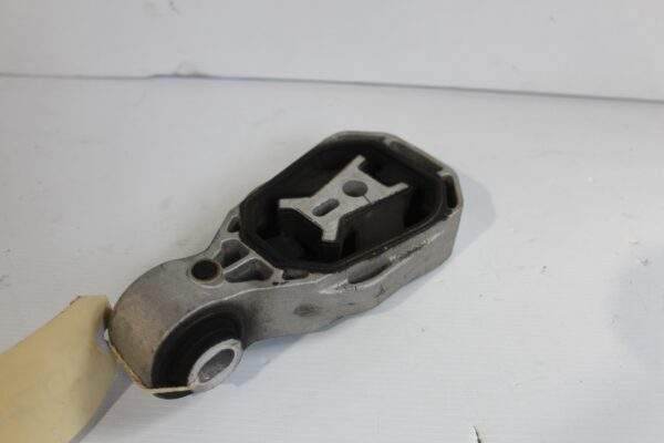 Mercedes Benz W177 A Class Upper Rear Engine Mount A2472400400, A2472401000