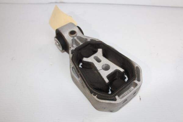 Mercedes Benz W177 A Class Upper Rear Engine Mount A2472400400, A2472401000